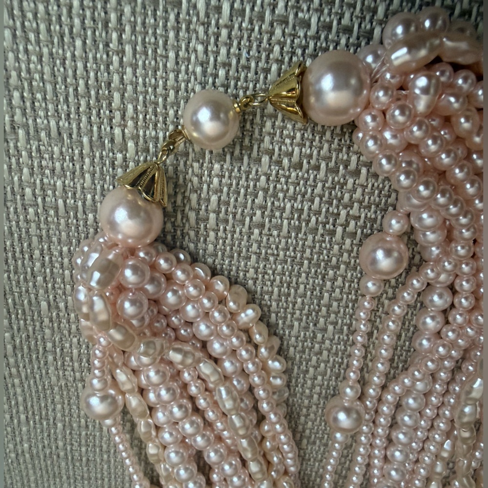 Twisted Pink Pearl Necklace and Earrings - Picture 3 of 4